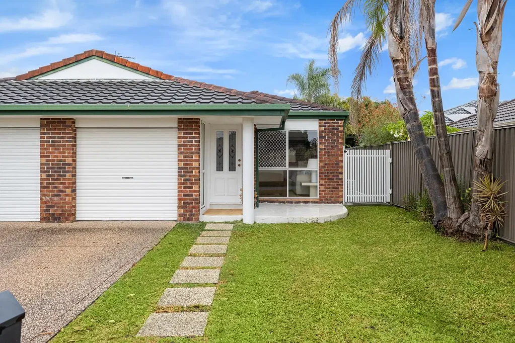 2/11 St Lucia Court, Varsity Lakes, QLD 4227