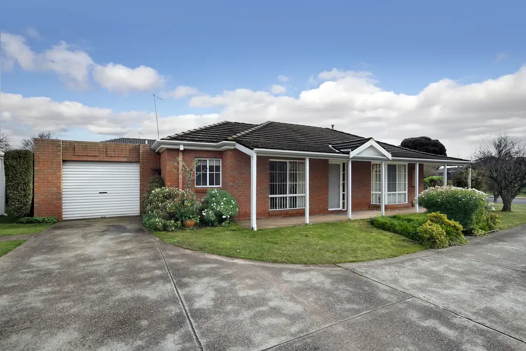 NEAT AS A PIN, 2BR UNIT IN ALFREDTON