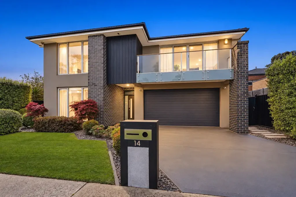 Cranbourne West 4Kwarto An Exceptional 48-Square Family Masterpiece – Luxury, Space & Elegance!