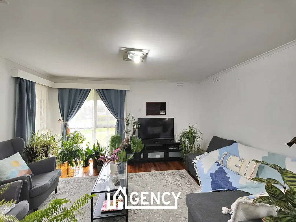 GREAT HOME IN CONVENIENT LOCATION!!