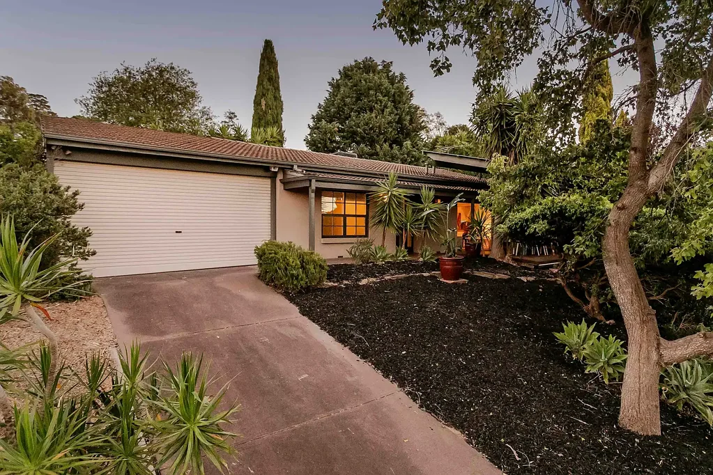 50 Tania Drive, Aberfoyle Park, SA 5159