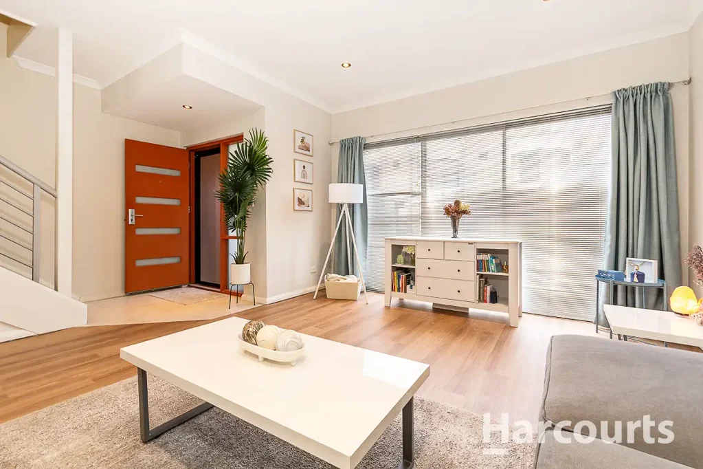 Clarkson 2房  Beautifully Presented + The Perfect Lockup & Leave Property!