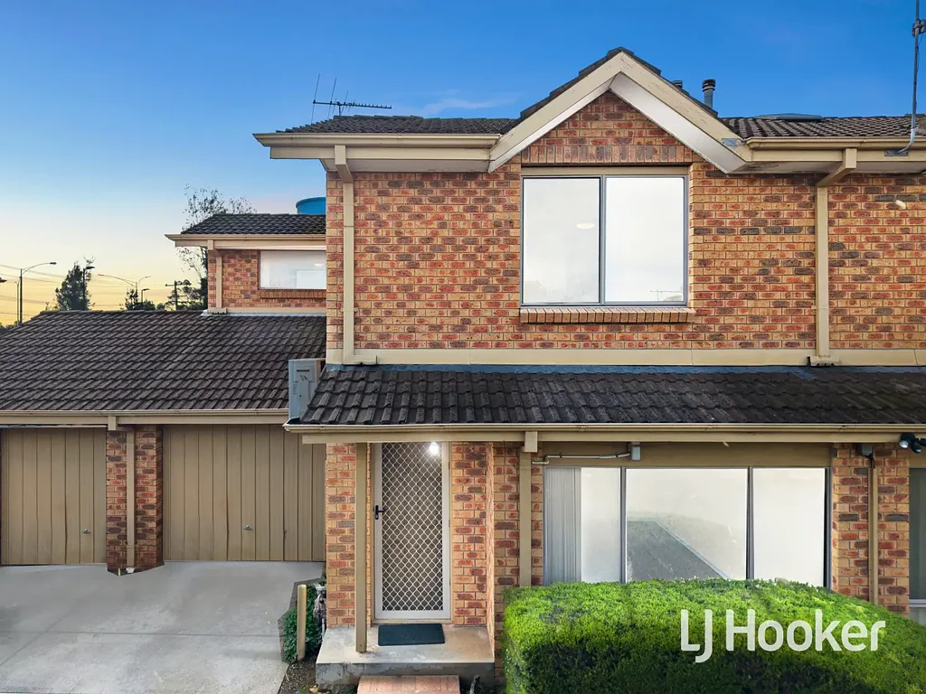 Werribee 3 Bedroom A Remarkable Townhouse Offering True Convenience