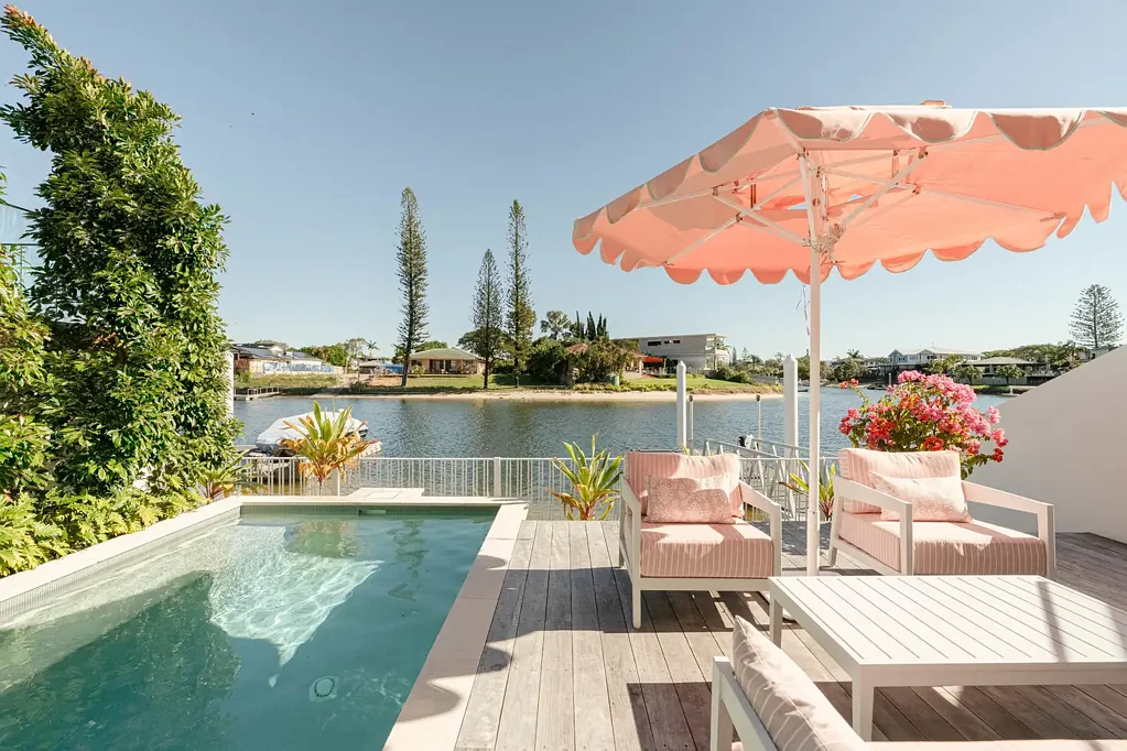 Mermaid Waters 4 Bedroom A WATERFRONT MASTERPIECE