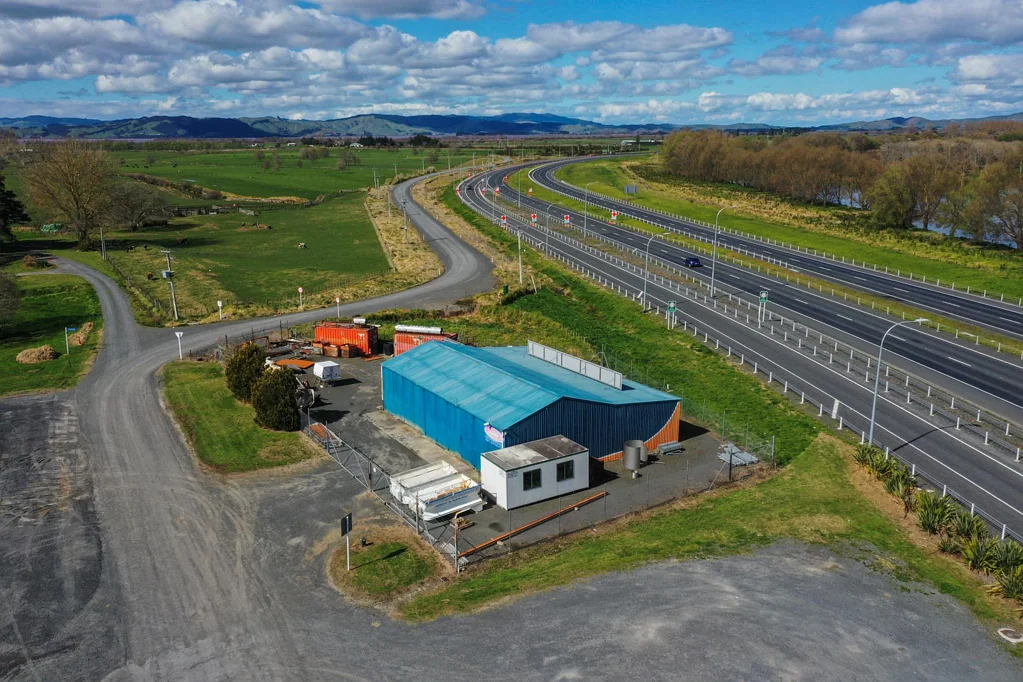 Rangiriri STONE?S THROW FROM SH1 ..