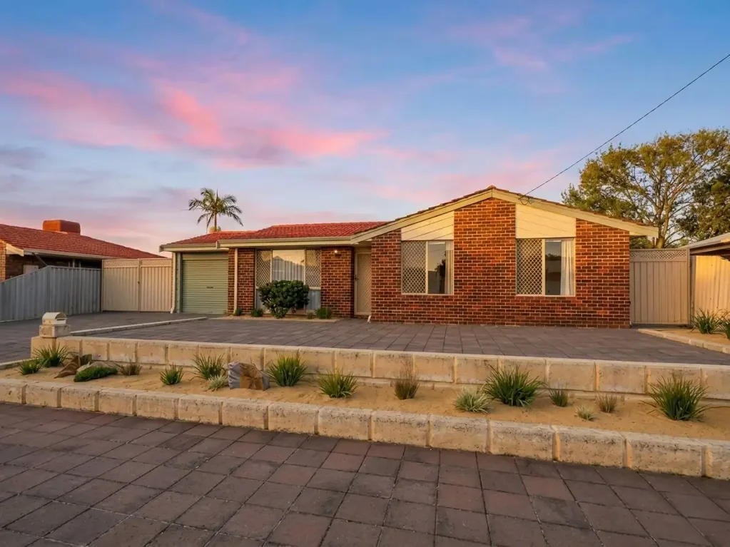 Willetton 3chambre Rostrata Primary School & WHSZ! 10% Rental Yield for Investors or $900/wk income for Home Occupiers!