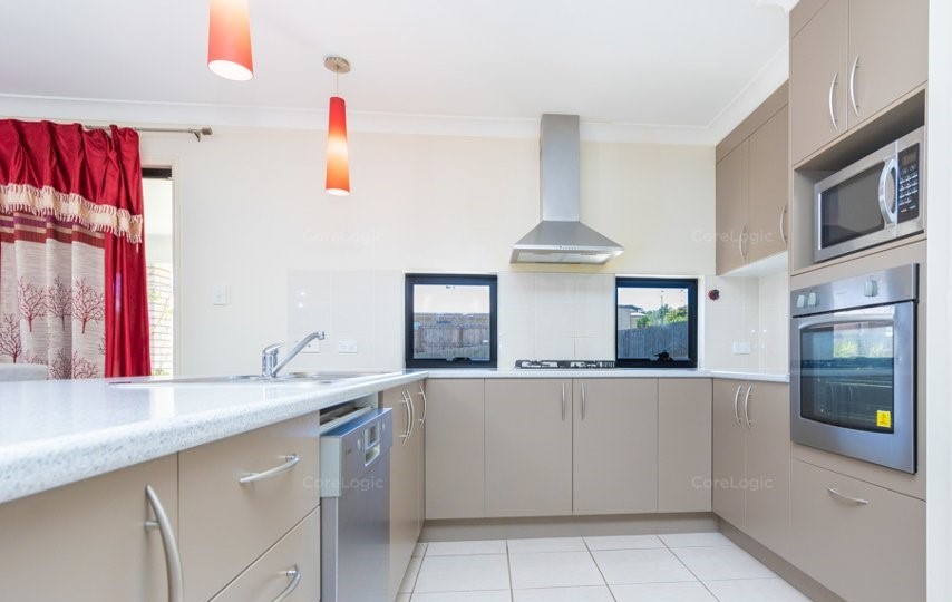 38 WHITEHORSE RD, DAKABIN QLD 4503, 0 Schlafzimmer, 0 Badezimmer, House