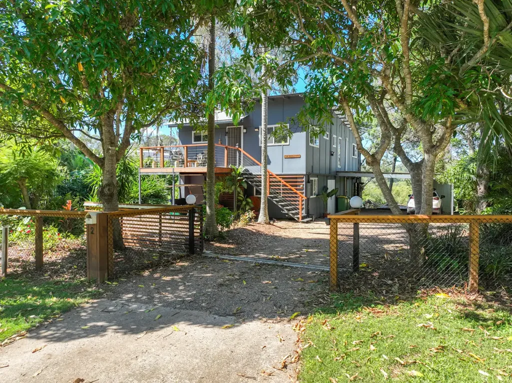 Macleay Island 4ਬੈੱਡਰੂਮ $774,800 - Water Views and Golf!