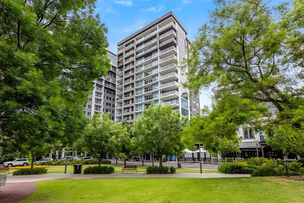 Fully Furnished CBD Apartment with Luxury Inclusions