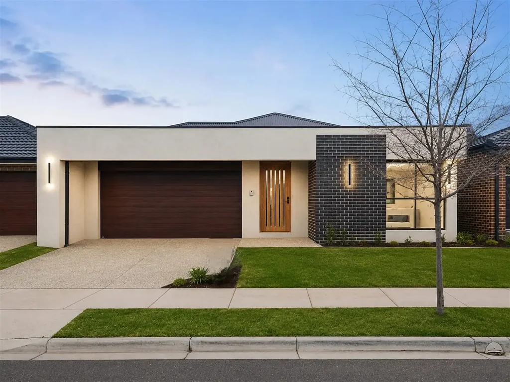 Weir Views 5房 全新住宅，两间套间，宽敞、时尚、位置便利！！ Brand New House two Ensuite Spacious, Stylish, and Conveniently Positioned !!