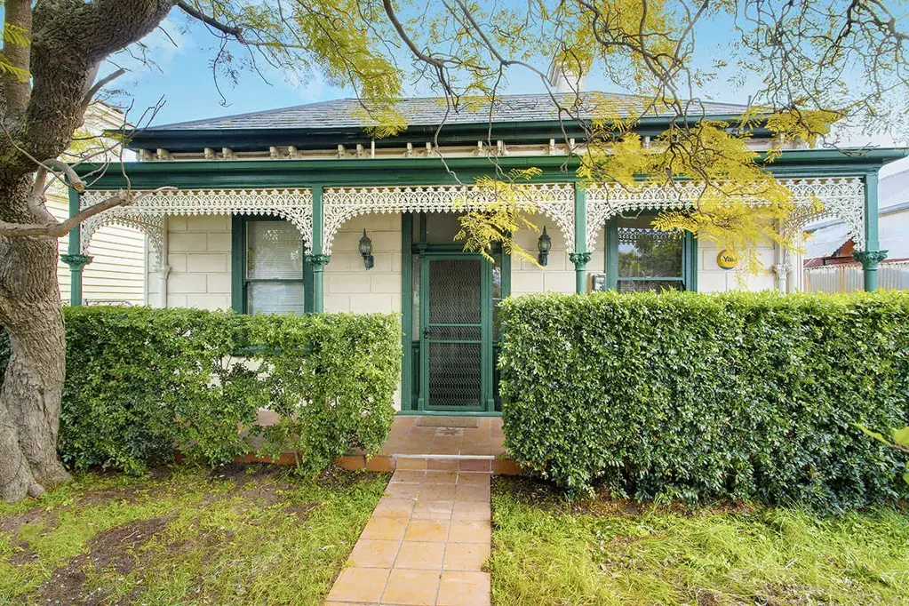 SPACIOUS, EDWARDIAN HOME IN GREAT LOCATION FLARE REAL ESTATE | FLARE REAL ESTATE