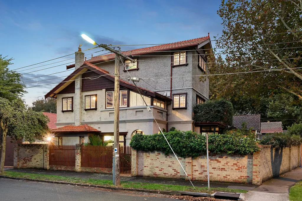 Elwood 5 Bedroom 'Cyrandels' – A Federation treasure one block from the beach