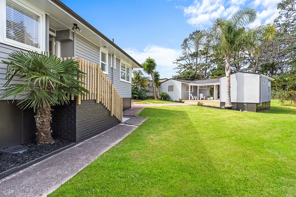 7 Thornlow Street, Glendene, Waitakere City, Auckland