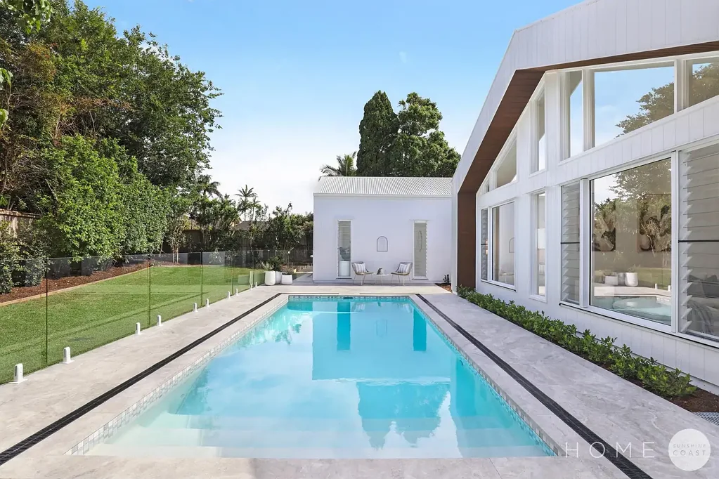 Buderim 4房  Brand-New single level designer Living on Private ¼ Acre