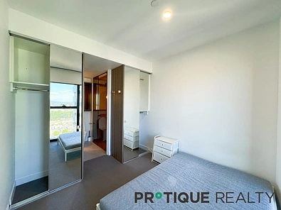 Carlton 2chambre Live the Luxury Life at Swanston Central I Two Bedrooms Two Bathrooms I Gross Yield HIgh Return more than 8% !
