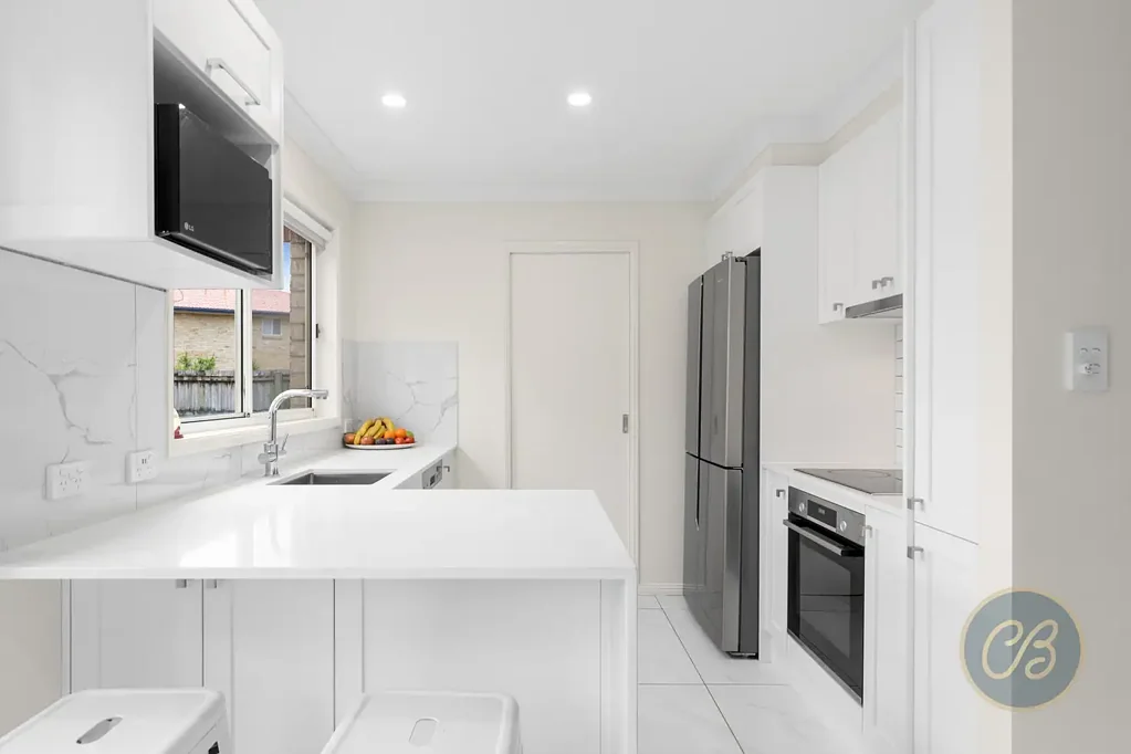 Brendale 3 Bedroom Stylishly Renovated Townhouse in a Resort-Style Community