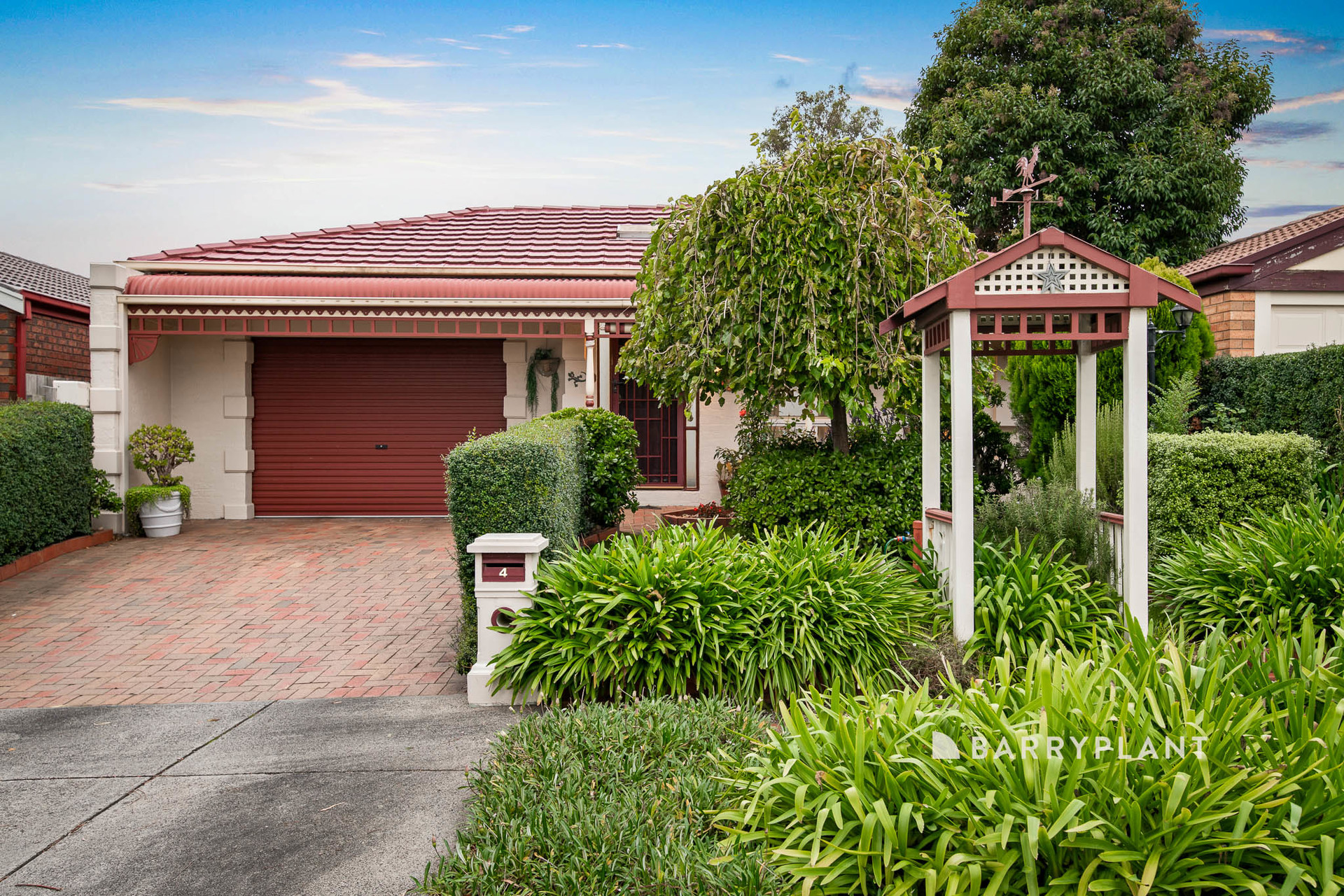 4 ILLOWRA CT, BERWICK VIC 3806, 0 habitaciones, 0 baños, House