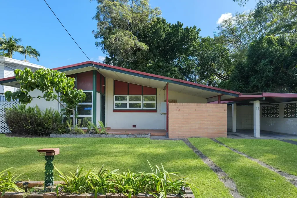 Quiet Family Retreat in the The Gap - Prime Location!