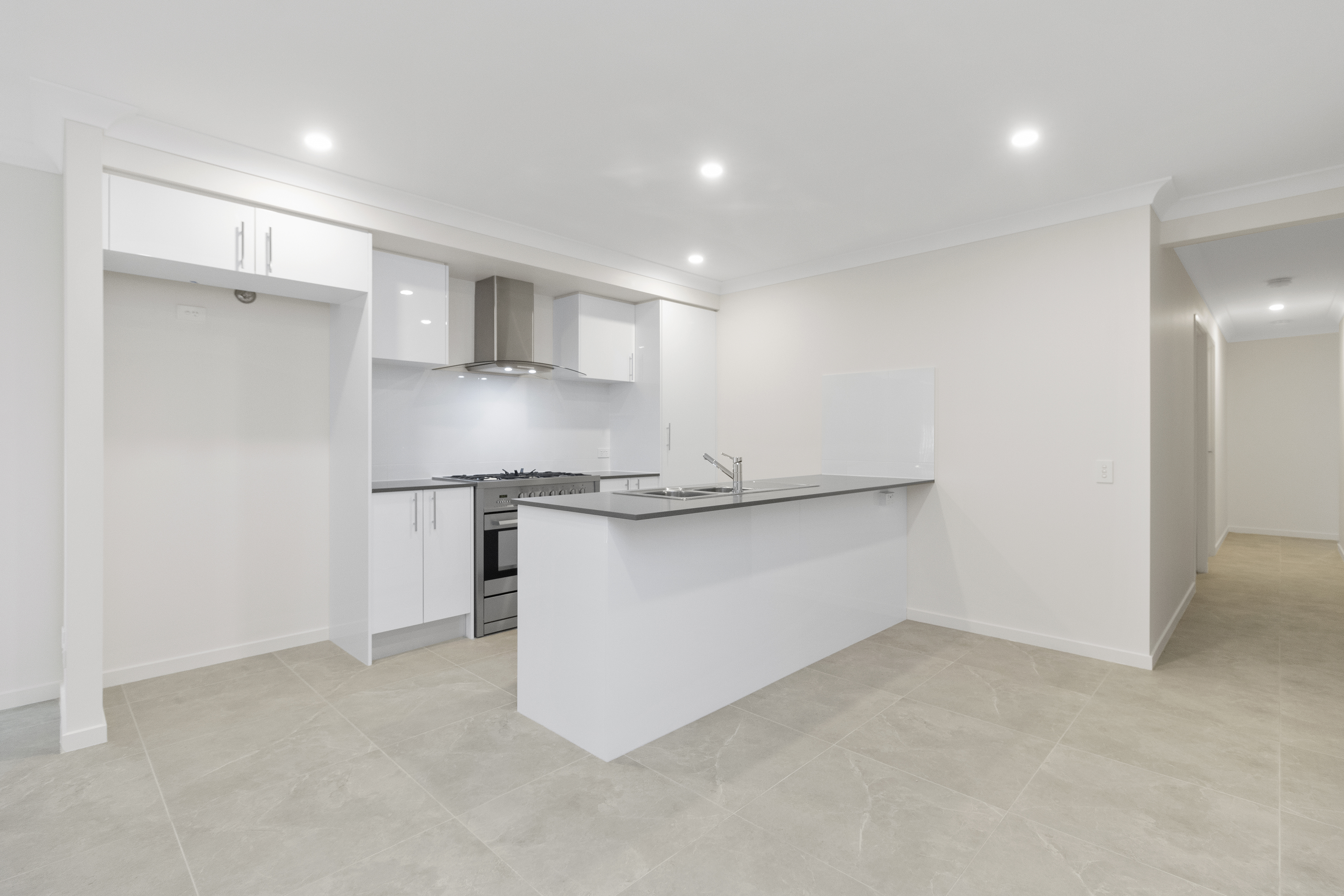 9 SEYMOUR WAY, WHITE ROCK QLD 4306, 0部屋, 0バスルーム, House