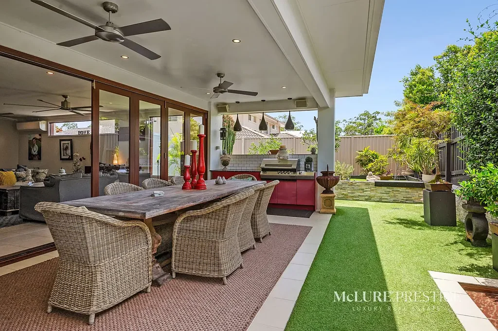 Noosaville 4房  Timeless Charm Meets Coastal Living