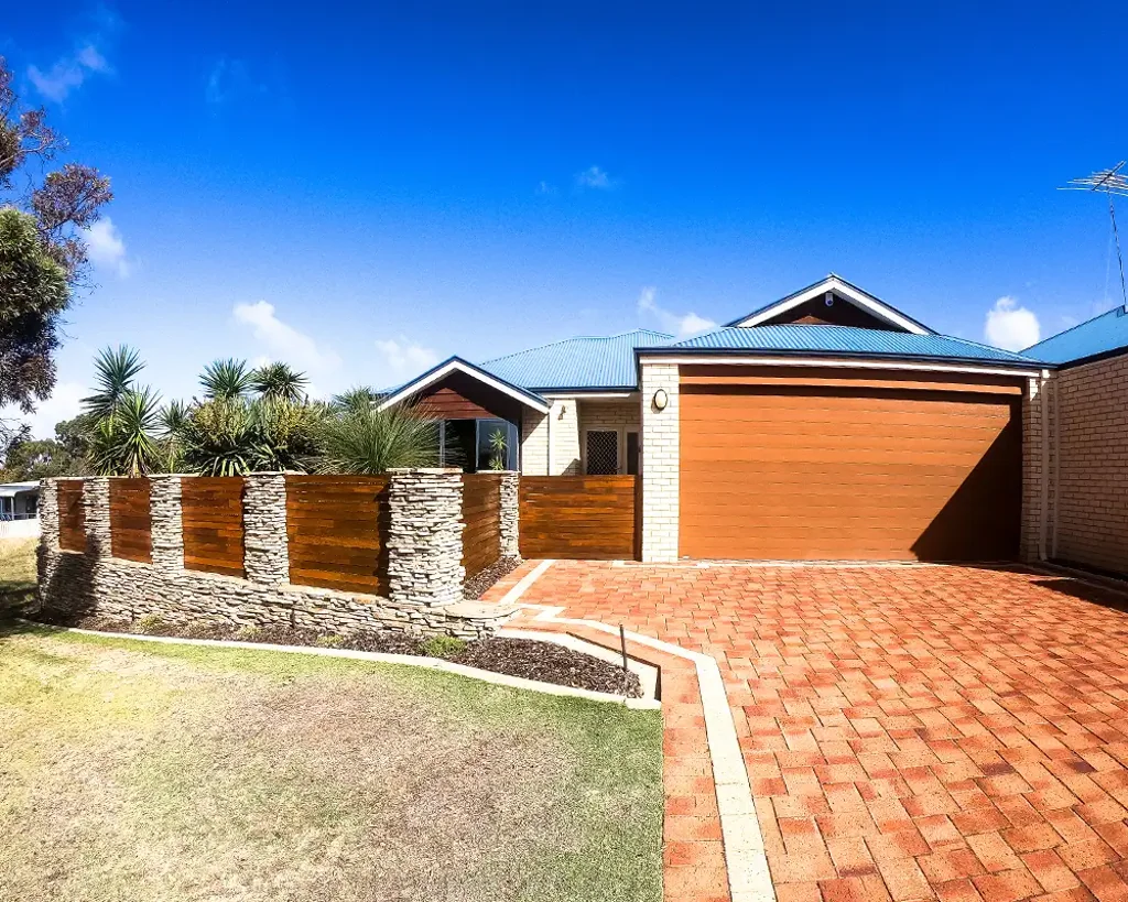 Spacious 3 Bedroom Family Home in a Convenient Location