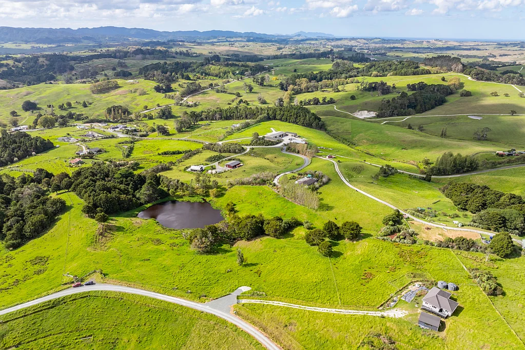 Kaiwaka Convenient countryside calm