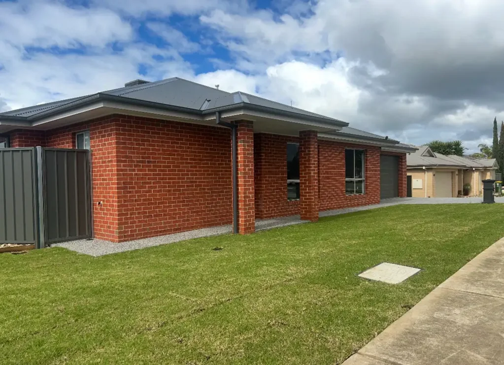 Stylish, Low-Maintenance Living in Springdale Heights!