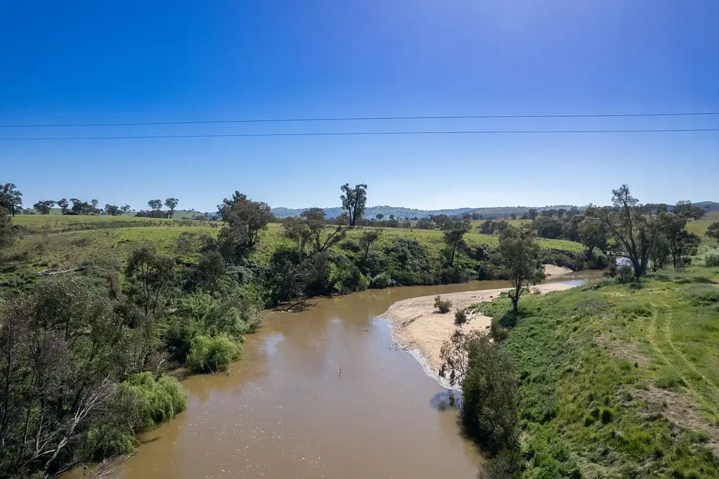 Crookwell Somerset — A Riverfront Grazing Gem Along the Lachlan