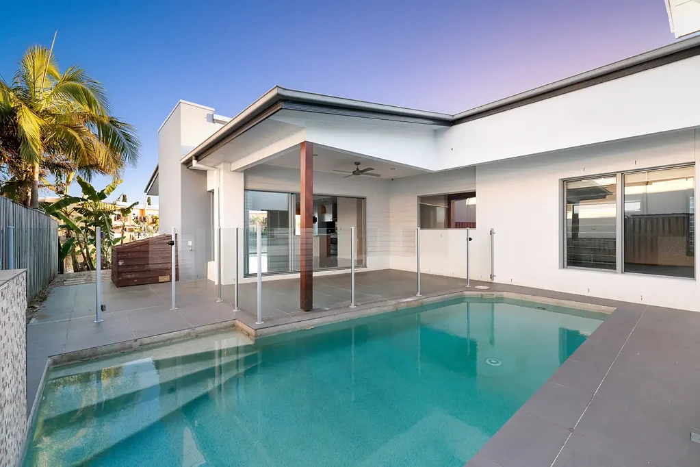 Hope Island 4غرفة نوم An Absolute Must See - A Rare Waterside Gem in the Exclusive Cova Estate