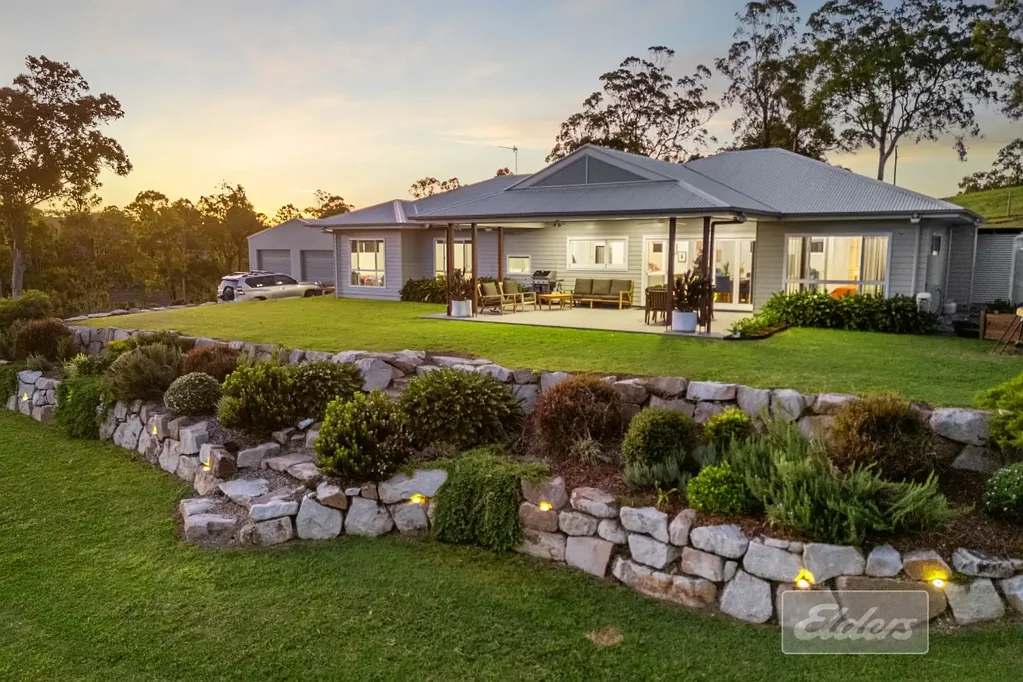 Chatsworth 4 Bedroom Views To Live For!