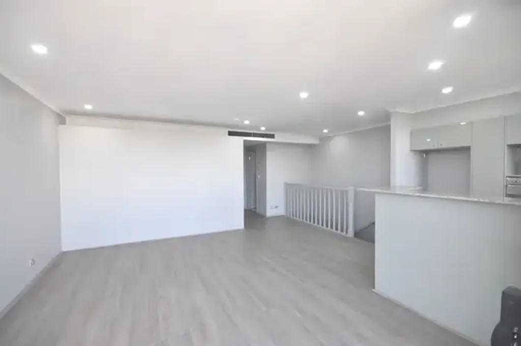Dual Level Penthouse 2-bedroom Apartment Plus Study with Panoramic Views