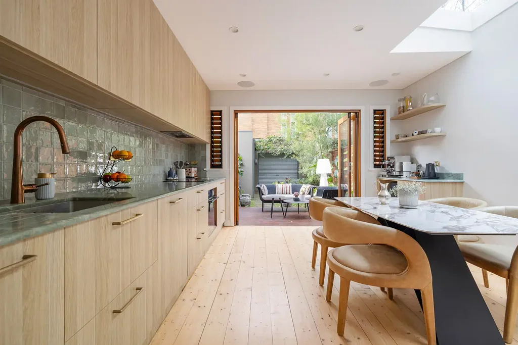 Refined renovated terrace / premier tree-lined address