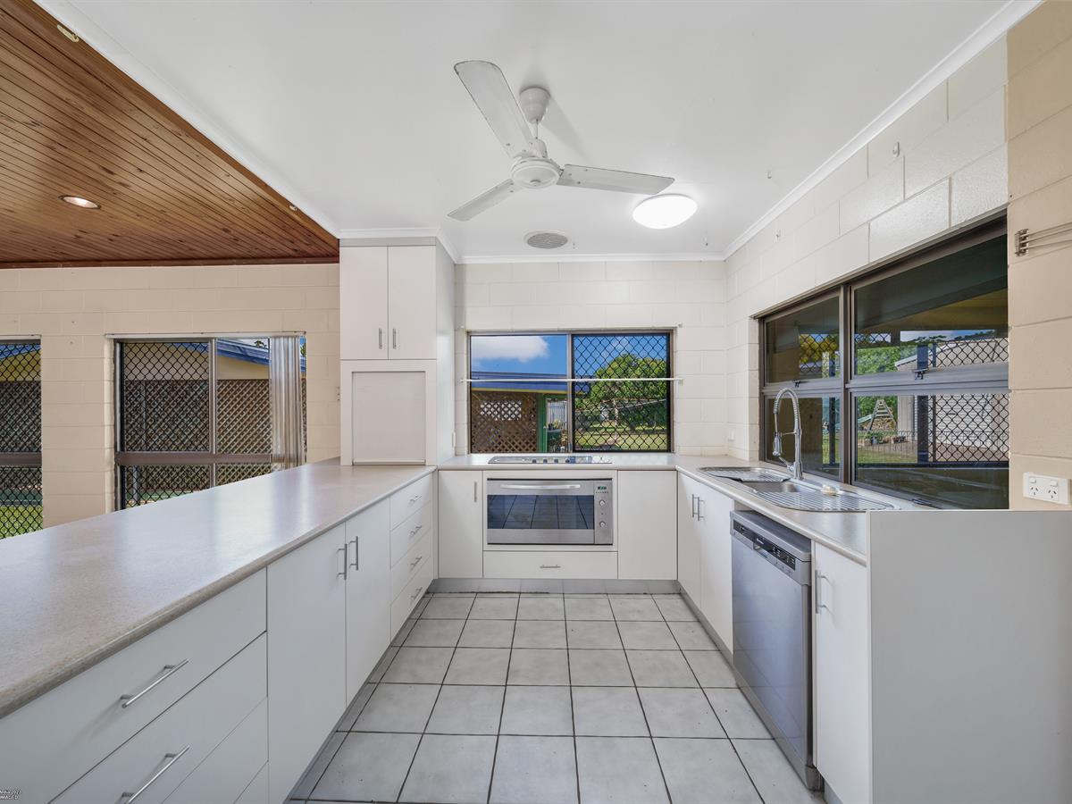 15 BONA AV, BELVEDERE QLD 4860, 0房, 0浴, House