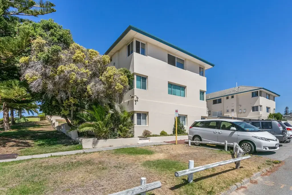 Fully furnished Unit with Ocean Views