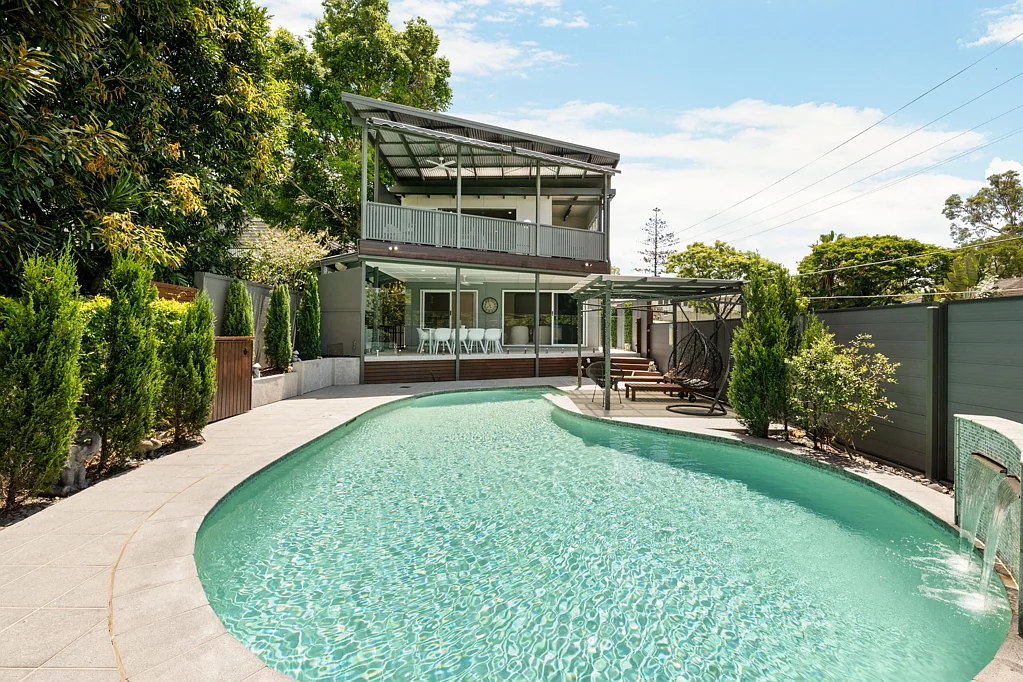 33 Canberra Drive, Ashgrove, QLD 4060