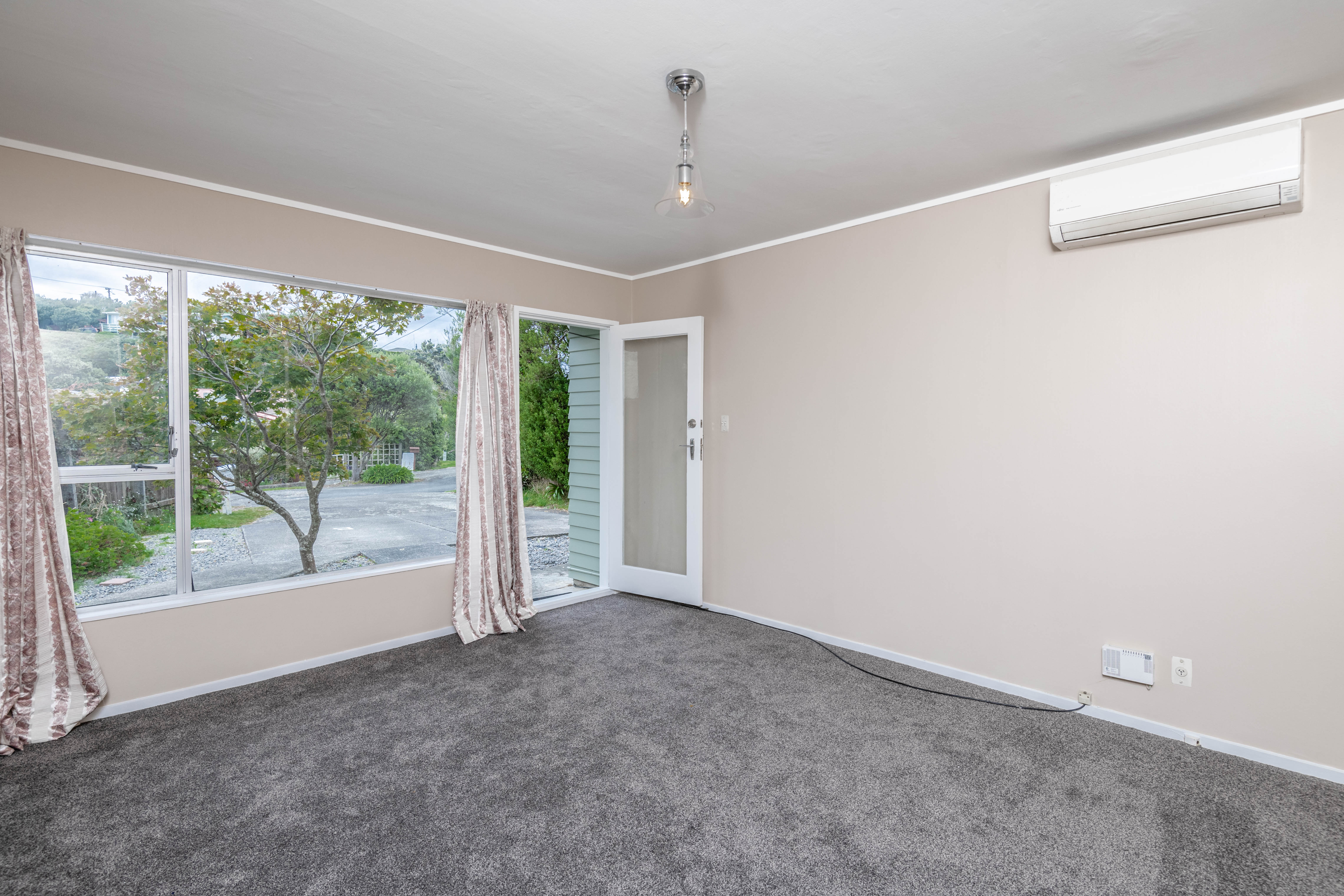 100a Broderick Road, Johnsonville, Wellington, 2 غرف, 1 حمامات