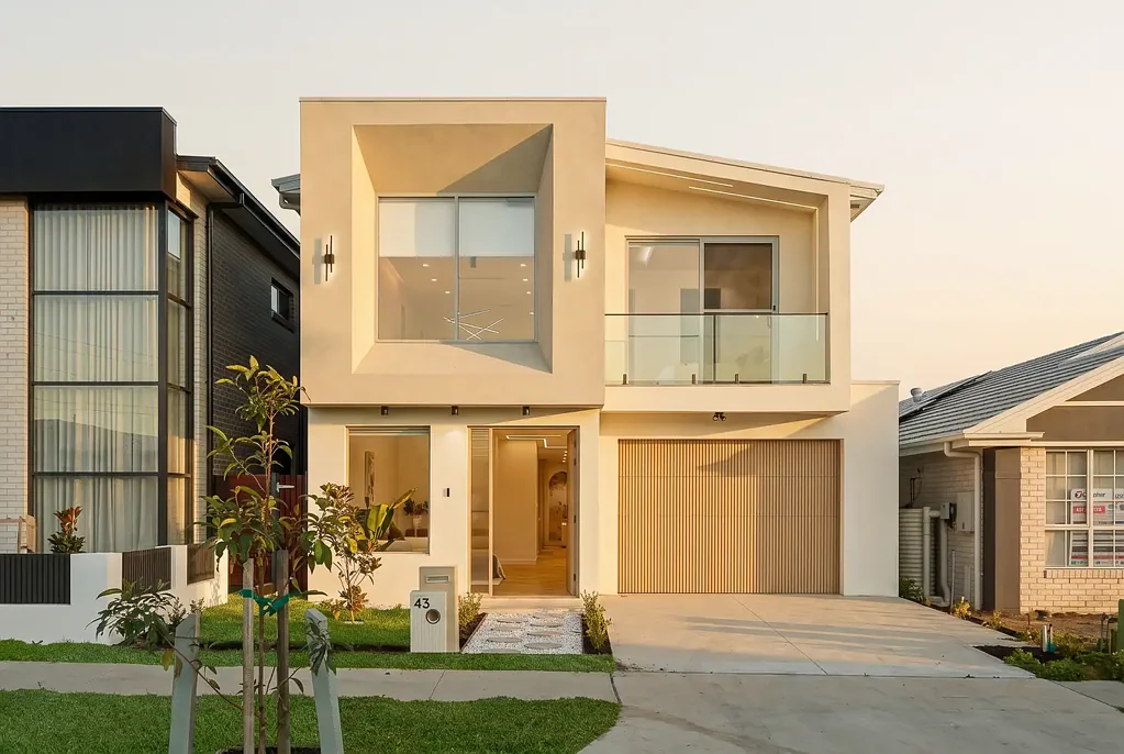 Oran Park 5房 醒目的五卧室家庭住宅，带有多个起居区 Striking Five-Bedroom Family Home with Multiple Living Areas