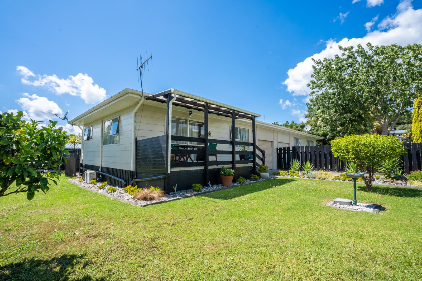 2/1 Lockheed Place, Onerahi, Whangarei, 2 rūma, 1 rūma horoi