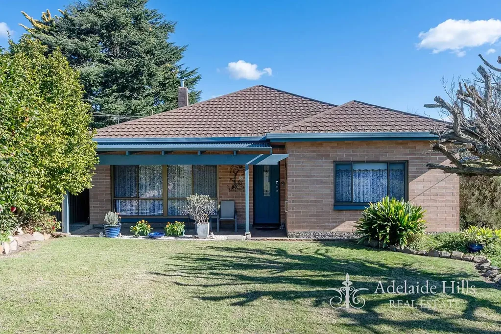 Lobethal 3房  Peaceful Lobethal Gem on 903m² Allotment – Charm, Space & Potential
