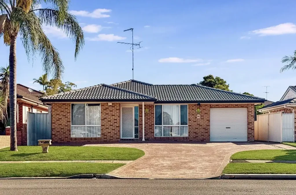Quakers Hill 6Phòng ngủ ESTIMATED RENTAL $1,400 PER WEEK | WALK TO STATION
