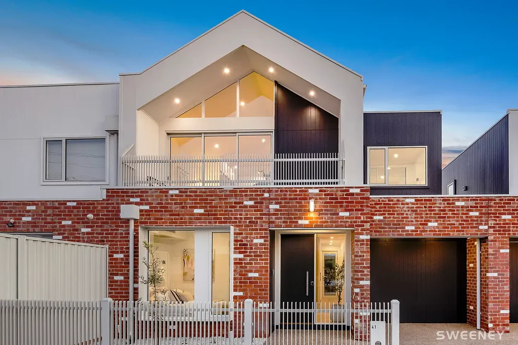 Altona North 3 Bedroom Architectural Brilliance in Altona North's Golden Precinct
