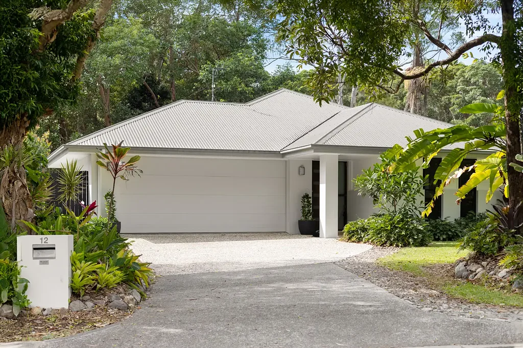 Noosaville 4房  Backing Onto Forest Reserve.