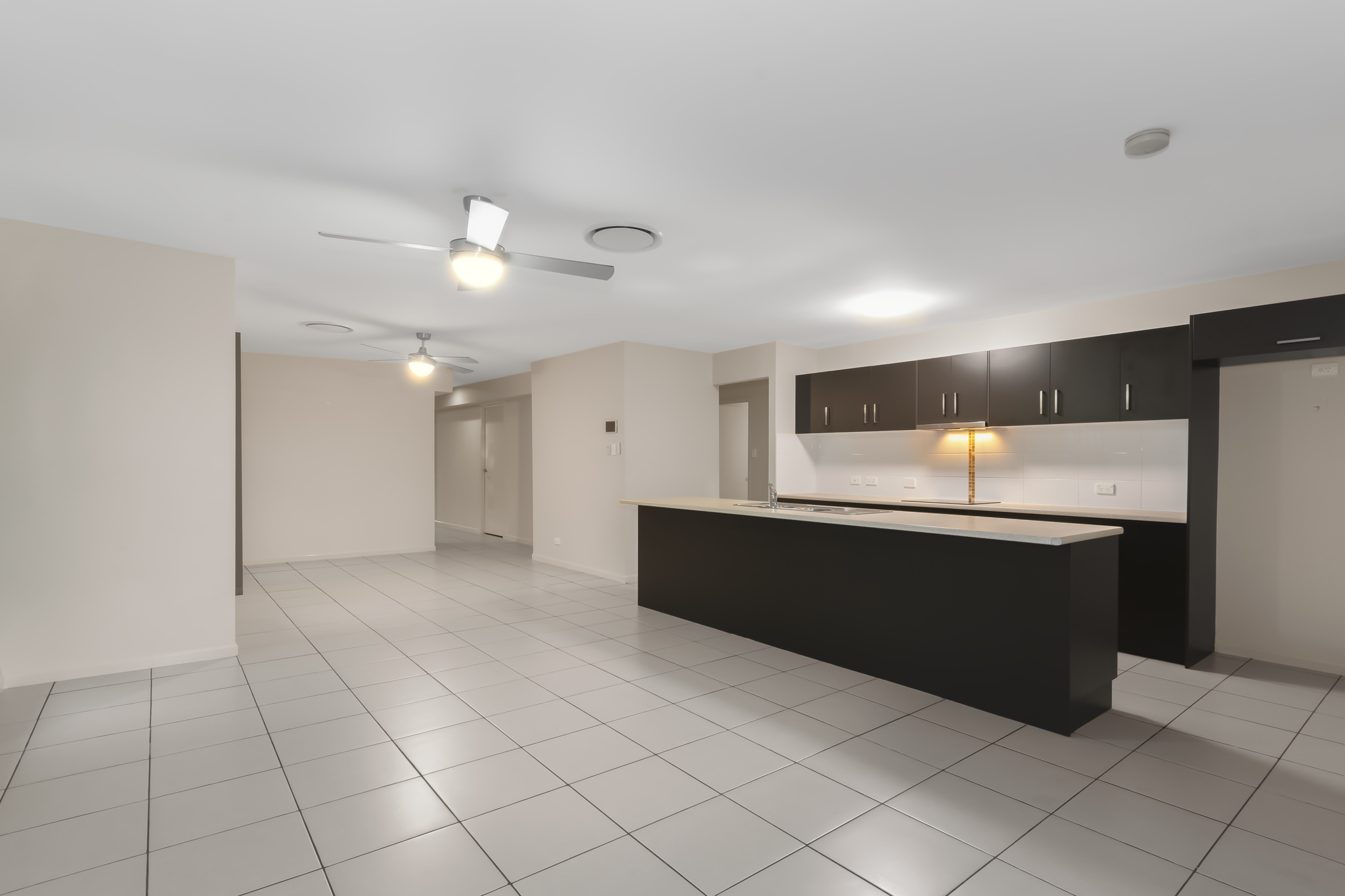 16 MANASSA ST, UPPER COOMERA QLD 4209, 0 habitaciones, 0 baños, House