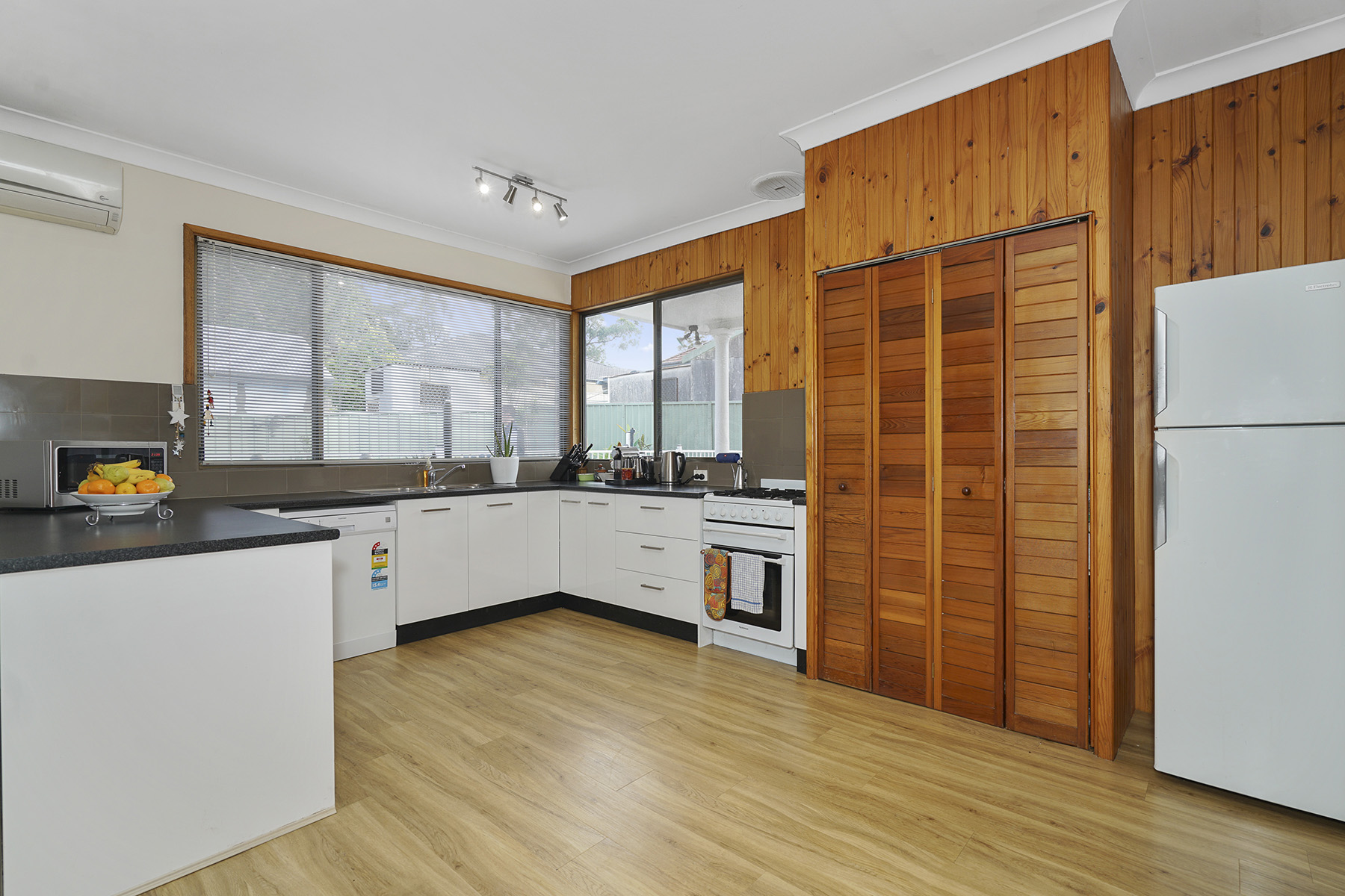 2 CLARENCE RD, WARATAH WEST NSW 2298, 0部屋, 0バスルーム, House