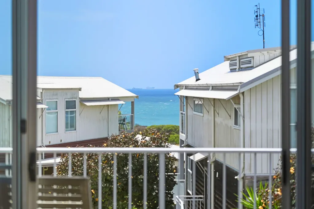9 Beachside Drive, Caves Beach, NSW 2281
