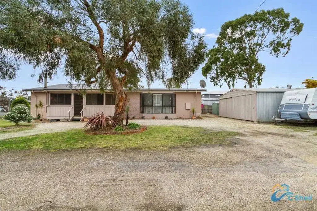 Loch Sport 3 Bedroom LOCATION! LOCATION! LOCATION!