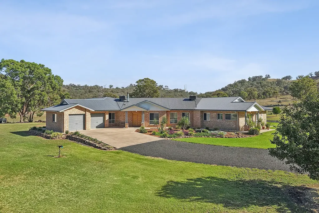 Gulgong  'Denerry Vale' - Modern Expansive Home set on 267 Acres with Cudgegong River Access