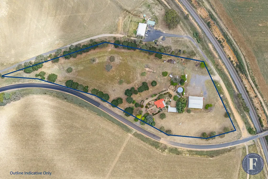 Cunningar 4房  SPACIOUS FAMILY HOME WITH LARGE MACHINERY SHED ON 7 ACRES