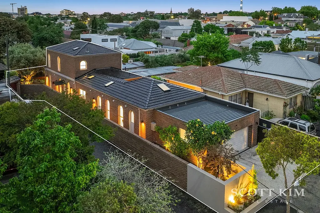 Prahran 5ਬੈੱਡਰੂਮ A Grand Family Sanctuary on One of Hawksburn's Largest Corner Allotments