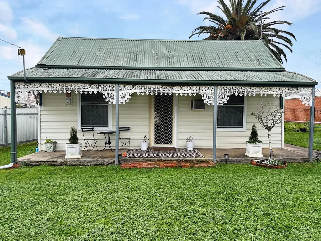 Maryborough 2房  CHARACTER COTTAGE ON A GENEROUS ALLOTMENT